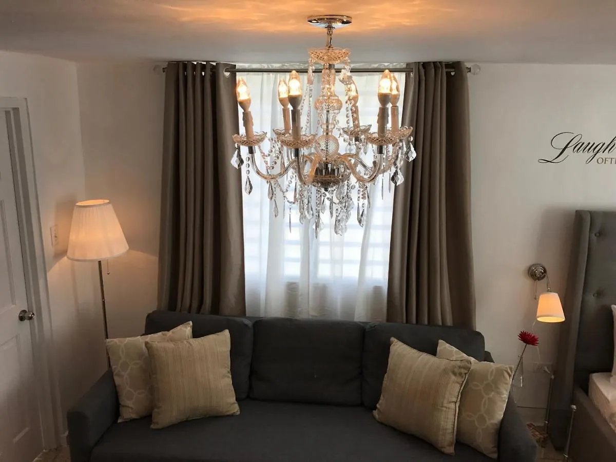 Edificio Chandelier Ponce 0*,