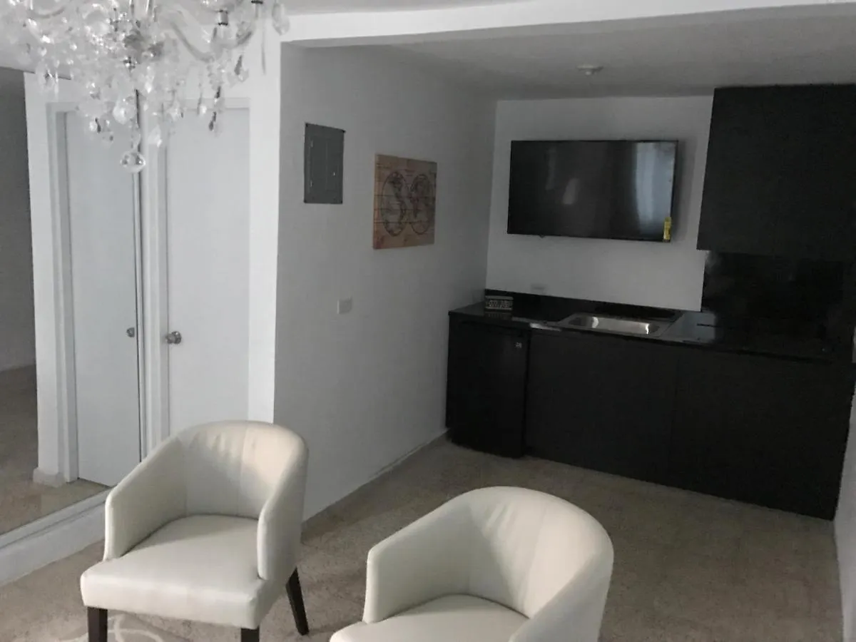 Edificio Chandelier Ponce Apartment
